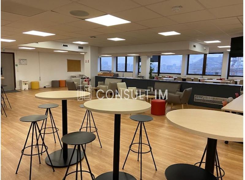 Bureau - 390 m²