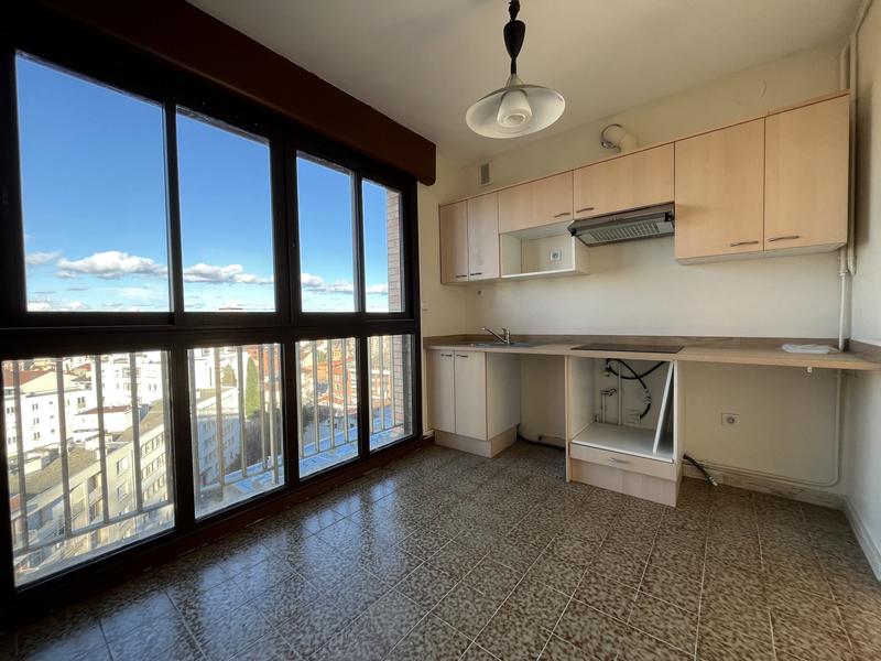 Appartement - 100 m² - 5 pièces