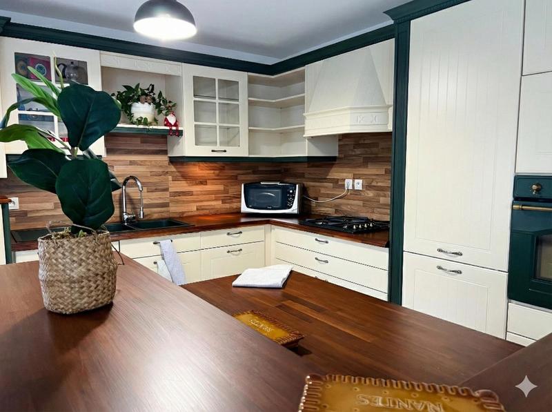 Appartement - 115 m² - 7 pièces