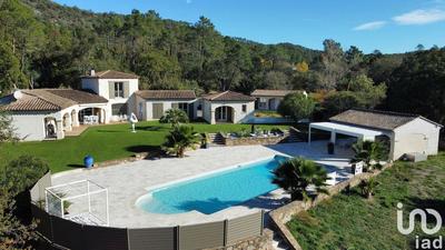 Maison - 187 m² - 8 pièces