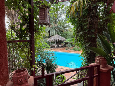 Propriété - 350 m² - 6 pièces