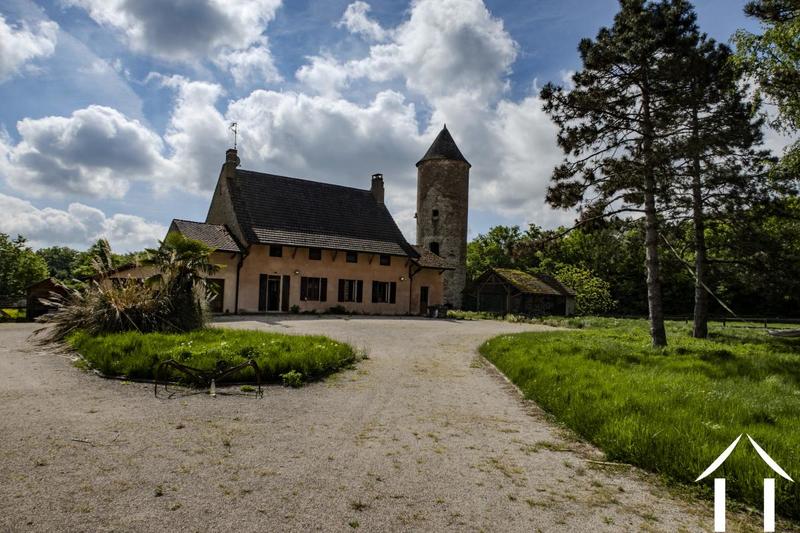 Maison - 560 m² - 10 pièces