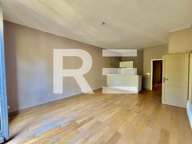 Appartement - 75 m² - 3 pièces