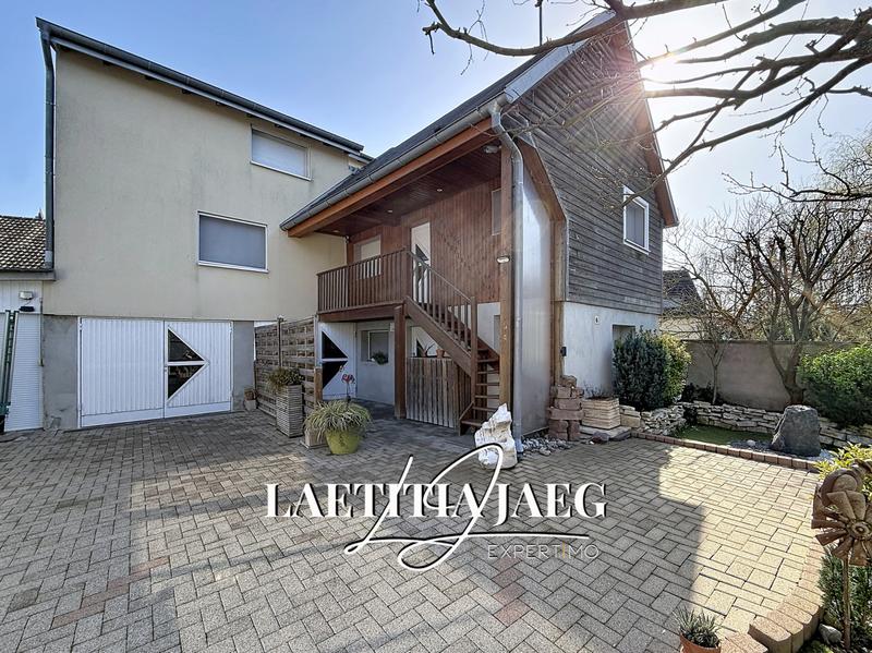 Maison - 272 m² - 10 pièces