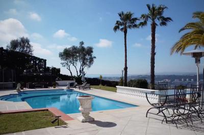 Villa - 665 m² - 8 pièces