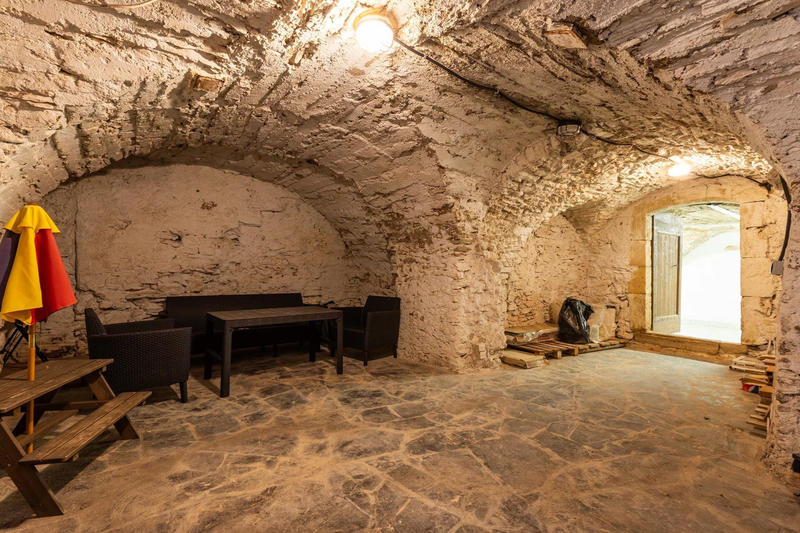 Maison - 330 m² - 10 pièces