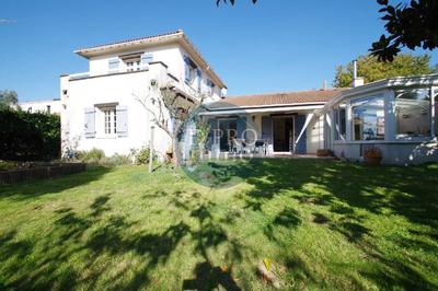 Maison - 161 m² - 6 pièces
