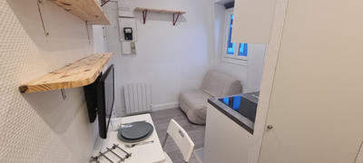 Studio - 8 m² - 1 pièce