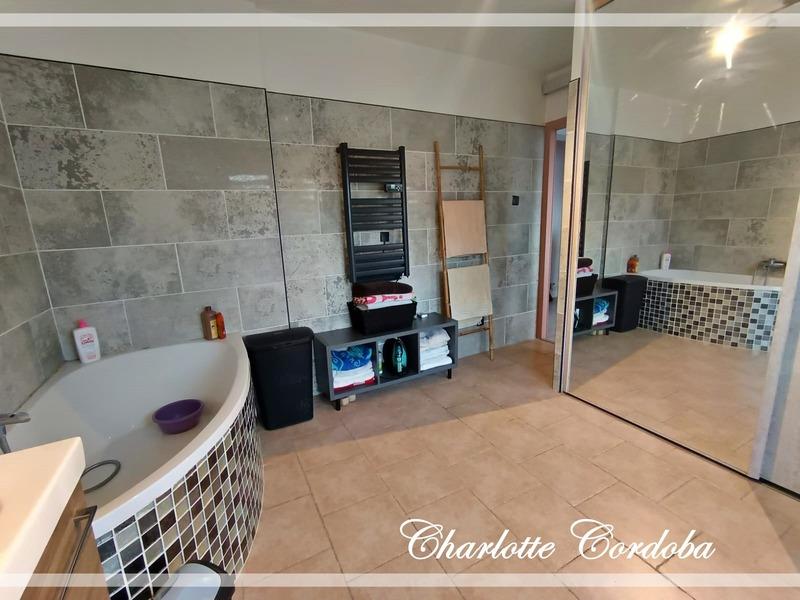 Maison - 140 m² - 5 pièces