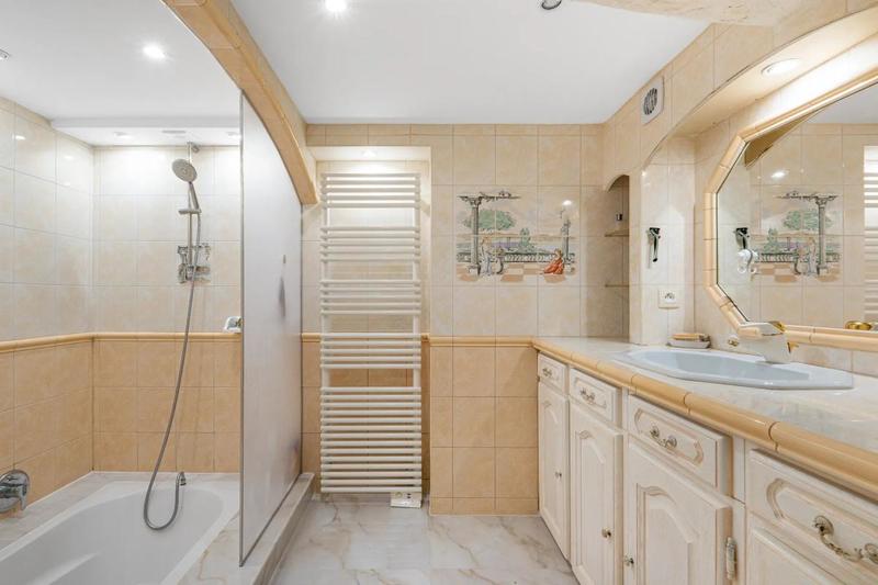 Appartement - 90 m² - 5 pièces