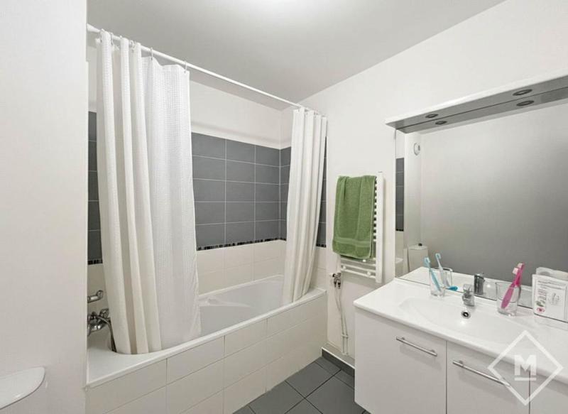 Appartement - 83 m² - 4 pièces