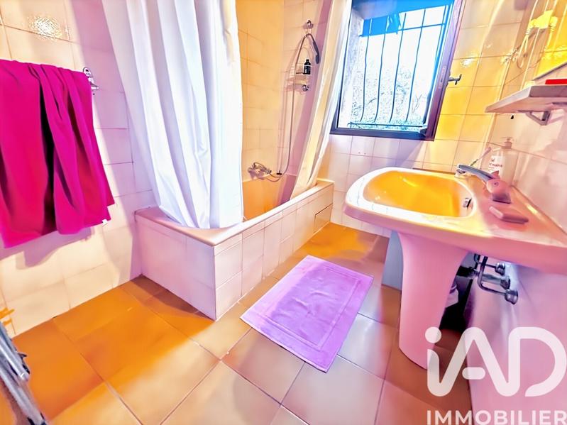 Maison - 204 m² - 9 pièces