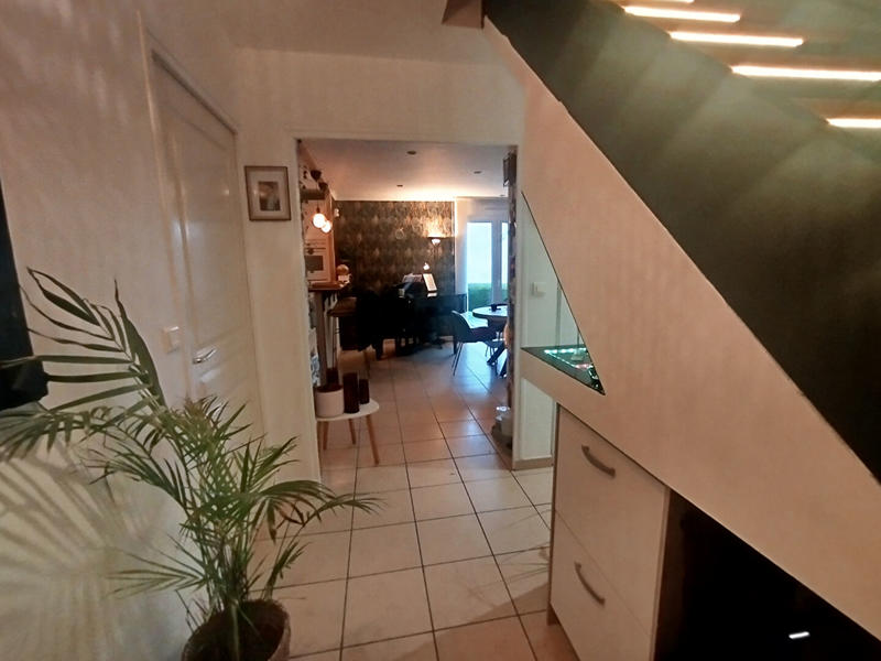 Maison - 92 m² - 5 pièces