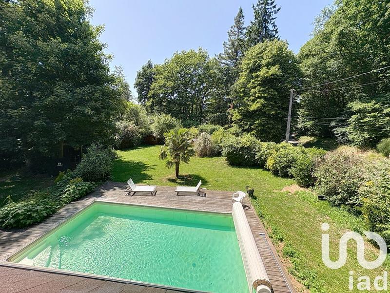 Maison - 270 m² - 9 pièces