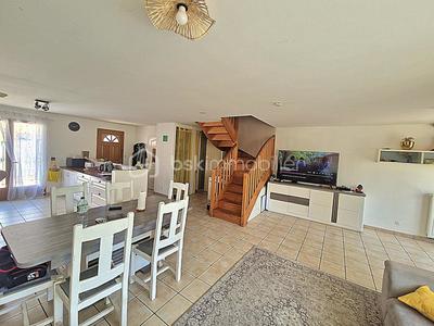 Maison traditionnelle - 102 m² - 4 pièces