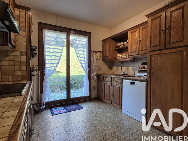 Maison - 180 m² - 5 pièces