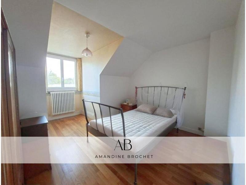 Maison - 193 m² - 9 pièces