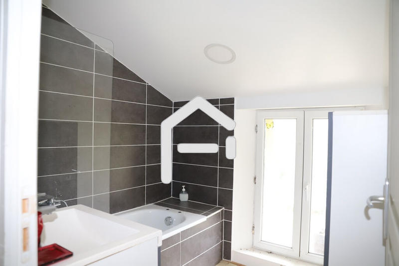 Maison - 239 m² - 7 pièces