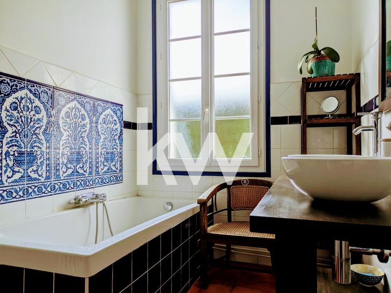 Maison - 225 m² - 6 pièces