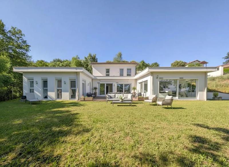 Maison - 196 m² - 6 pièces