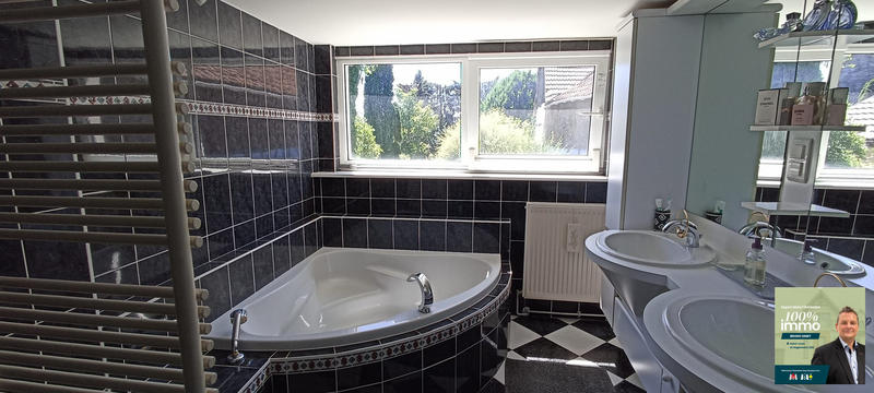 Maison - 200 m² - 6 pièces