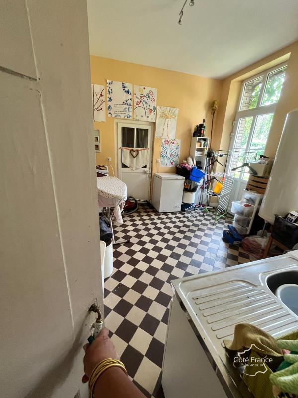 Propriété - 352 m² - 12 pièces