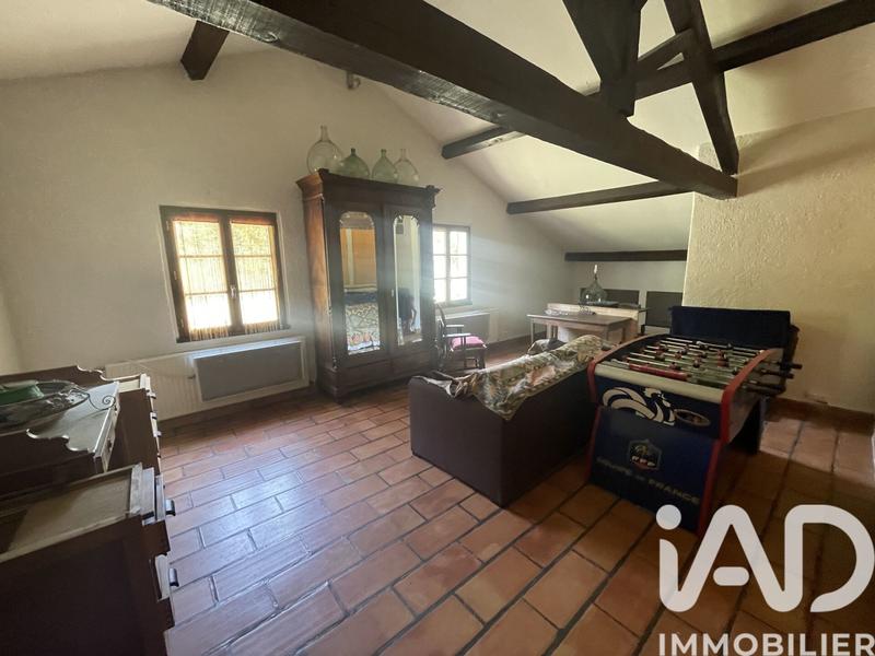 Maison - 230 m² - 6 pièces