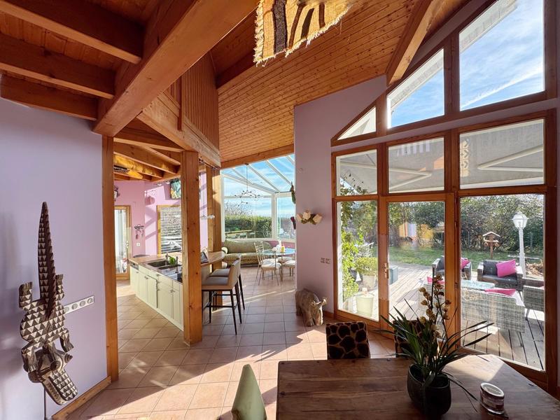 Maison - 230 m² - 6 pièces