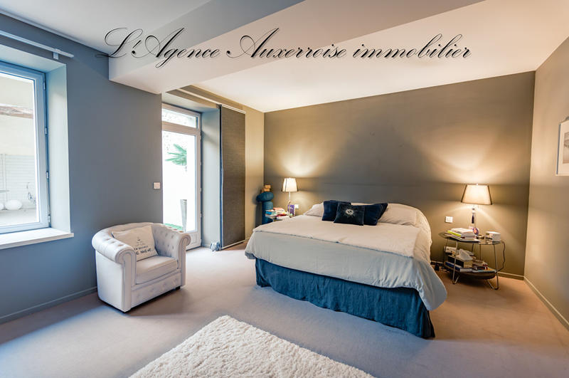 Maison - 314 m² - 8 pièces