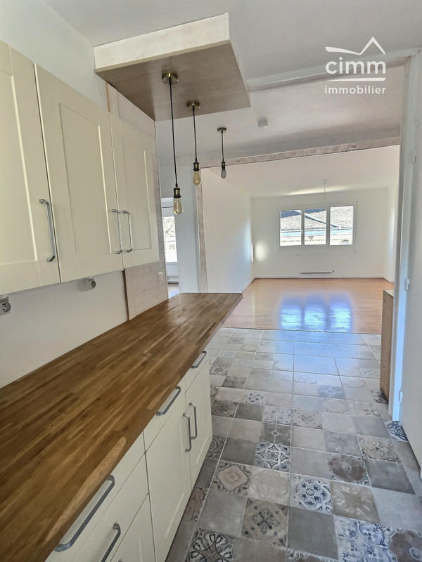 Appartement - 70 m² - 3 pièces