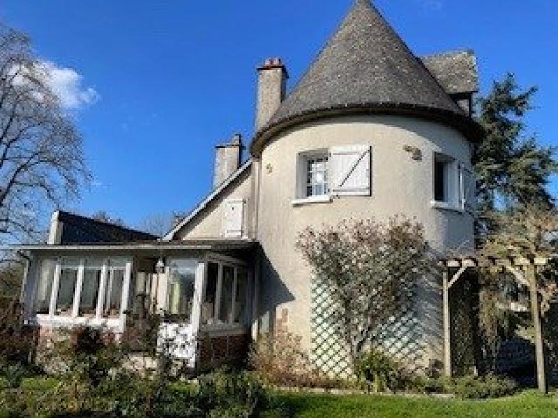 Maison - 240 m² - 10 pièces