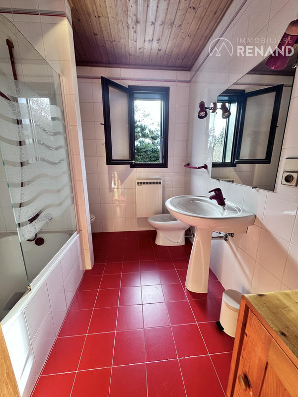 Châlet - 200 m² - 8 pièces