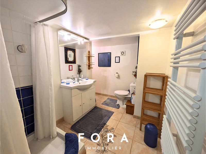 Maison - 240 m² - 8 pièces