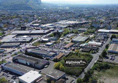 Local d'activités - 182 m²