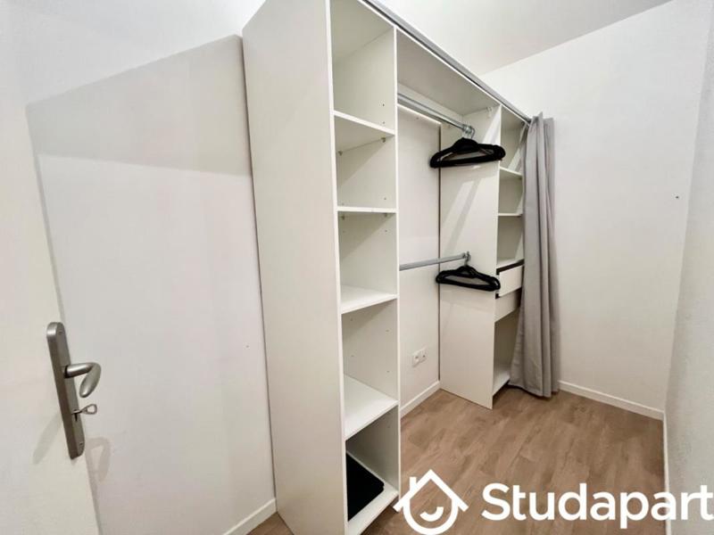Chambre - 10 m² - 1 pièce