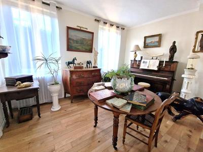 Maison ancienne - 297 m² - 8 pièces