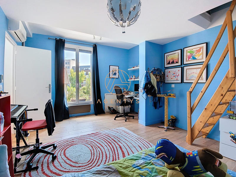 Maison - 130 m² - 7 pièces