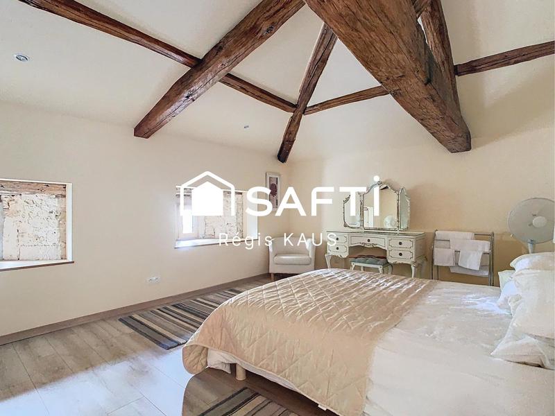 Maison - 296 m² - 12 pièces