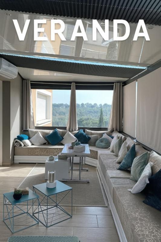 Maison - 225 m² - 9 pièces