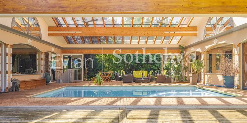 Maison - 306 m² - 6 pièces