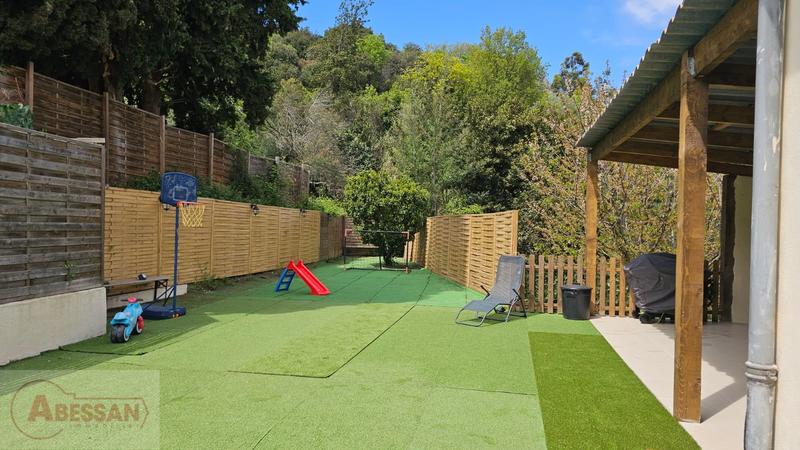 Maison - 200 m² - 7 pièces