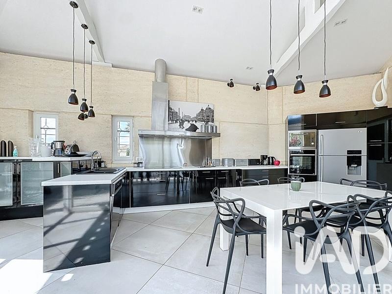 Maison de maîtres - 230 m² - 6 pièces