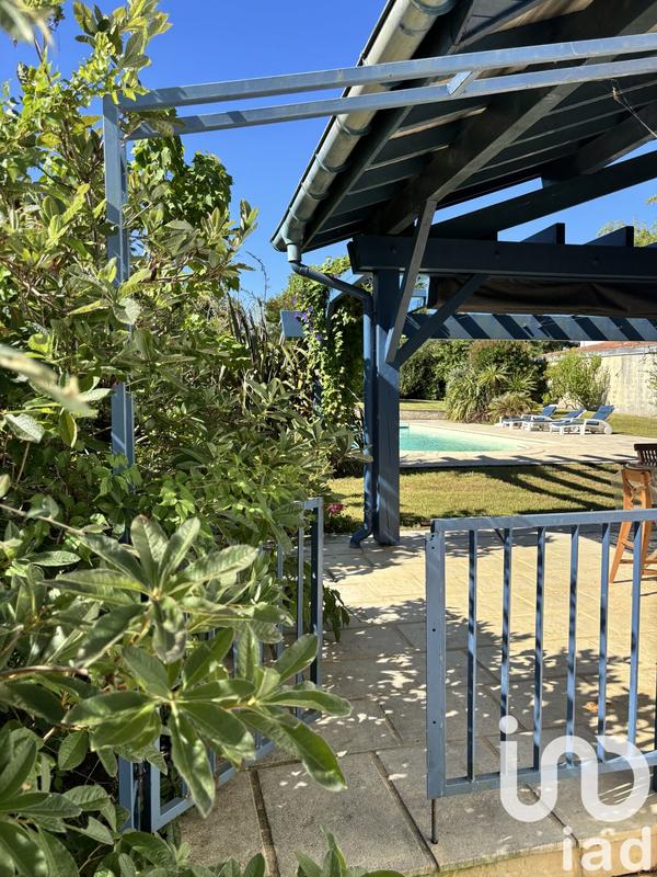 Maison - 210 m² - 8 pièces