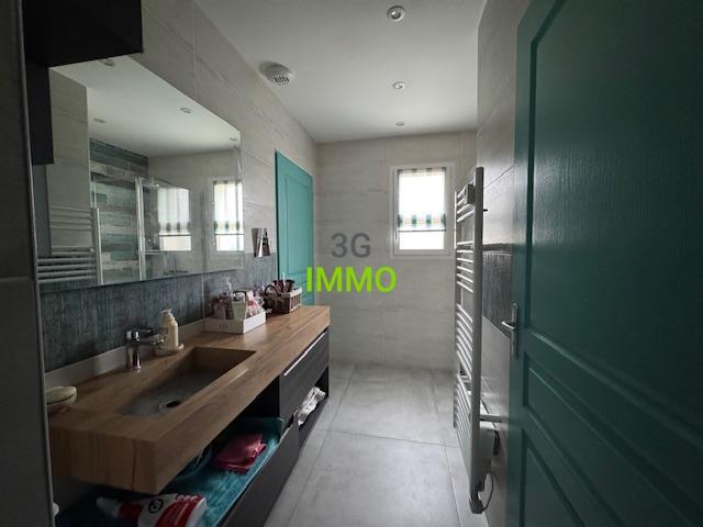 Maison contemporaine - 146 m² - 6 pièces