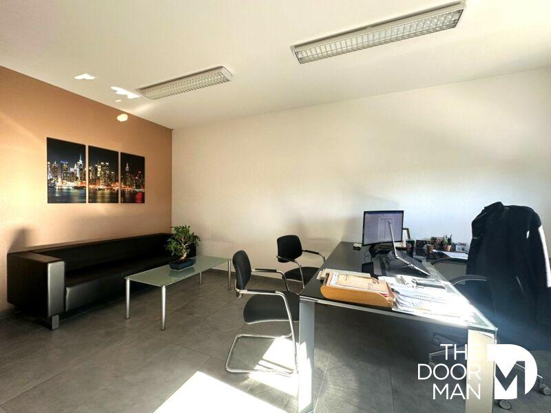 Bureau - 218 m² - 7 pièces