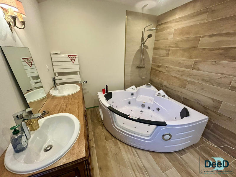 Maison ancienne - 155 m² - 3 pièces