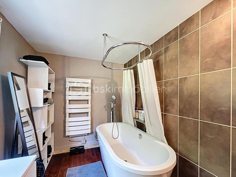 Maison - 180 m² - 5 pièces