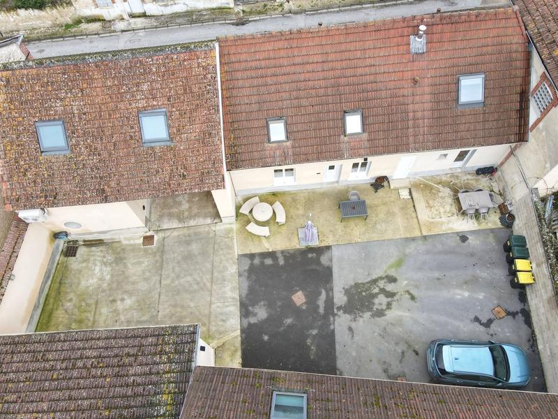 Corps de ferme - 400 m² - 20 pièces