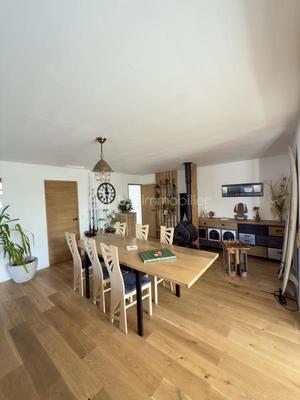 Propriété - 166 m² - 9 pièces