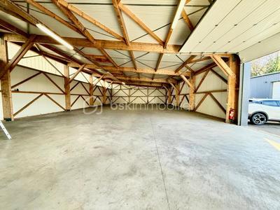 Local d'activité / Entrepôt - 771 m² - 6 pièces